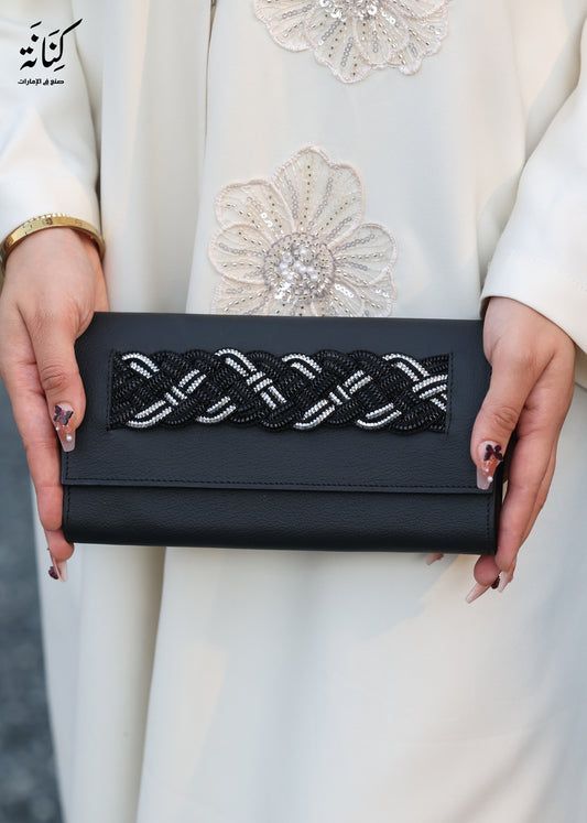 Queen’s Clutch (available on request) 🔴