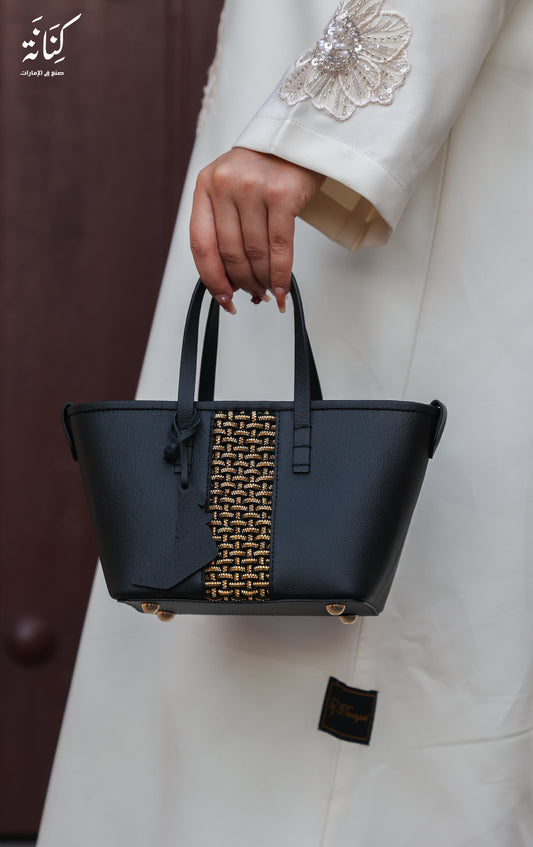 حقيبة عوشة( ذهب) تتوفر عند الطلب