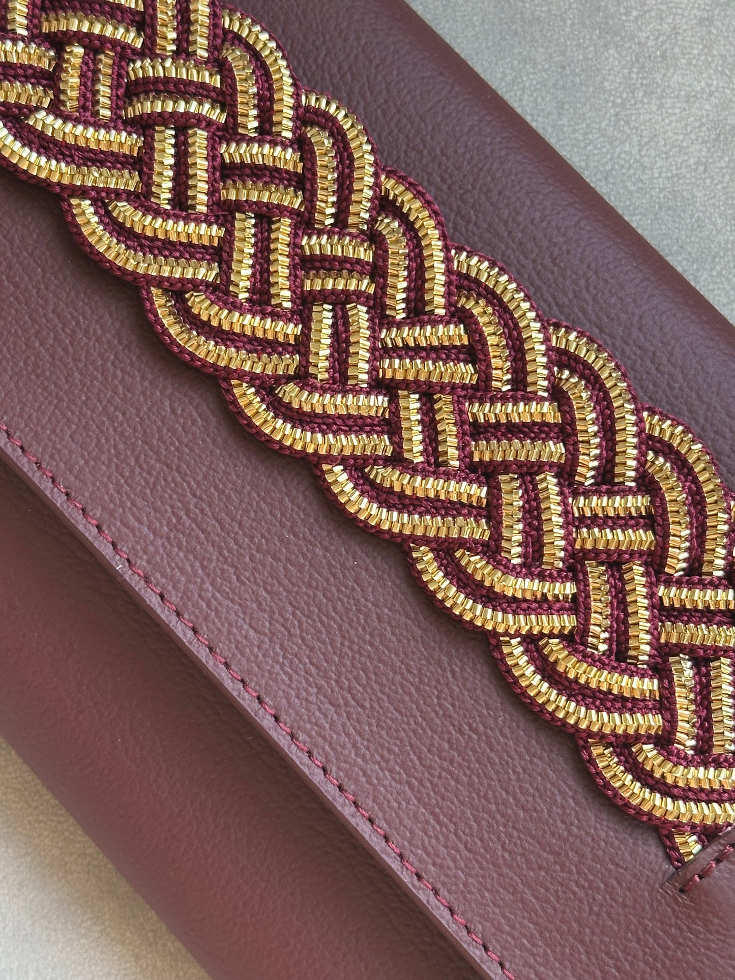 Queen's Clutch (Burgundy)