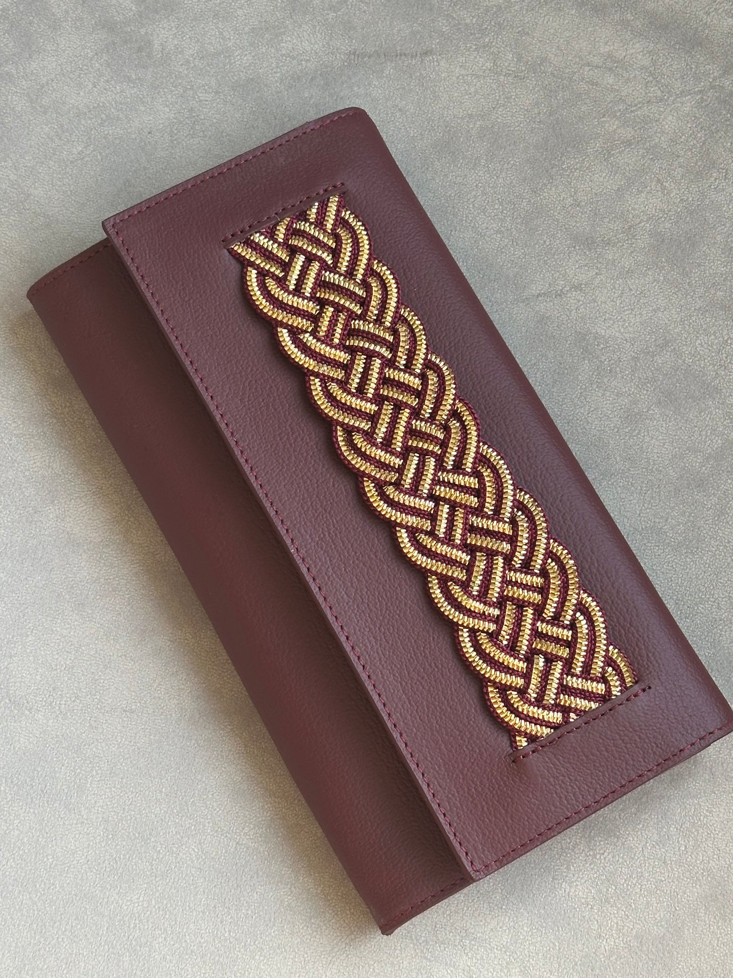 Queen's Clutch (Burgundy)
